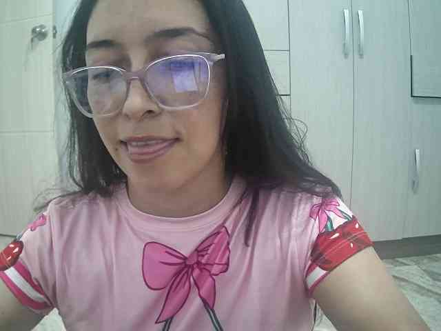 Creamymature webcam