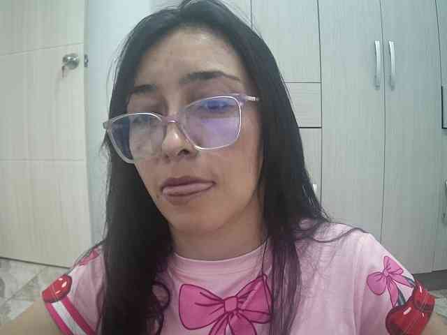 Creamymature webcam