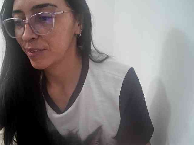 Creamymature webcam