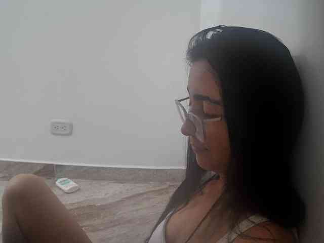 Creamymature webcam