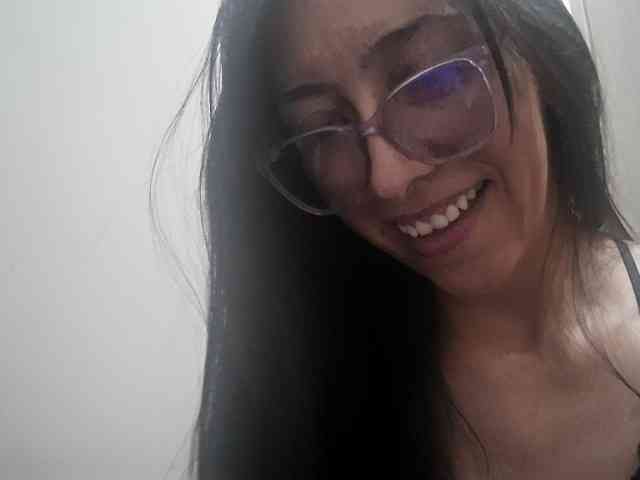 Creamymature webcam