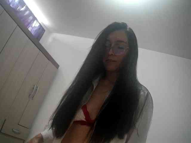 Creamymature webcam
