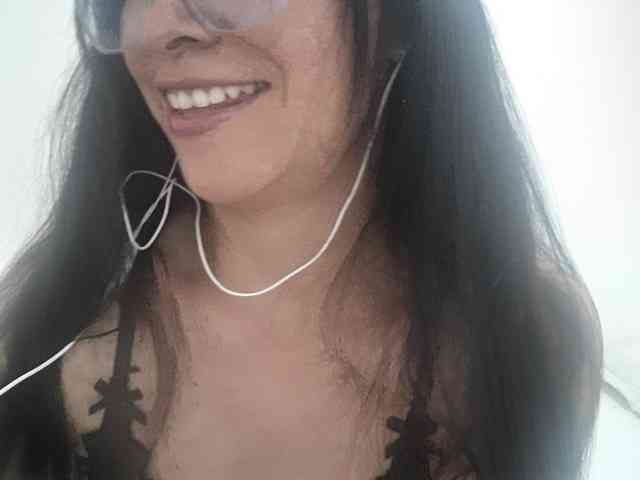 Creamymature webcam