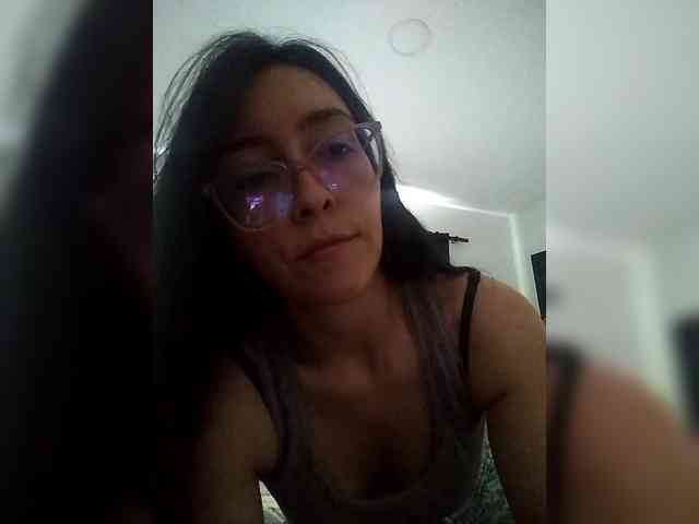 Creamymature webcam