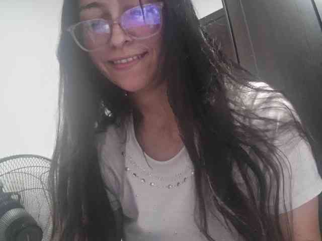 Creamymature webcam