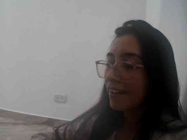 Creamymature webcam