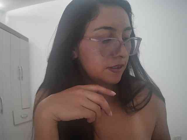 Creamymature webcam