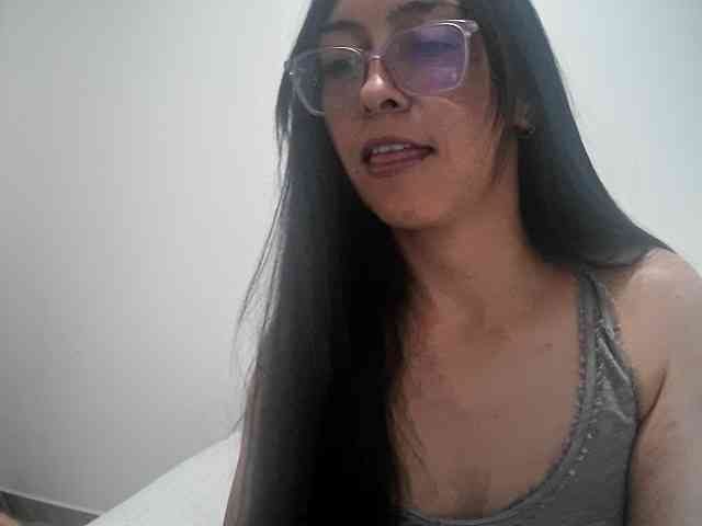 Creamymature webcam