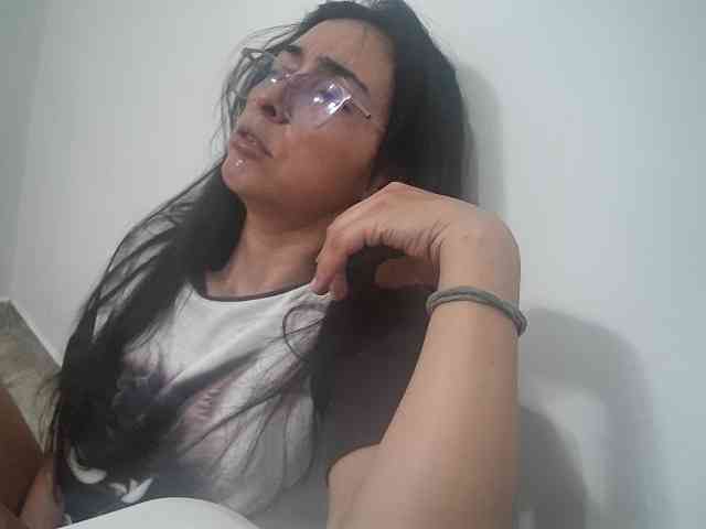 Creamymature webcam
