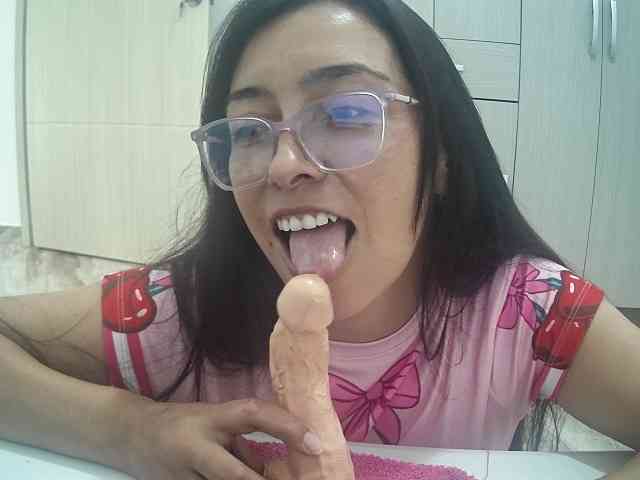 Creamymature webcam