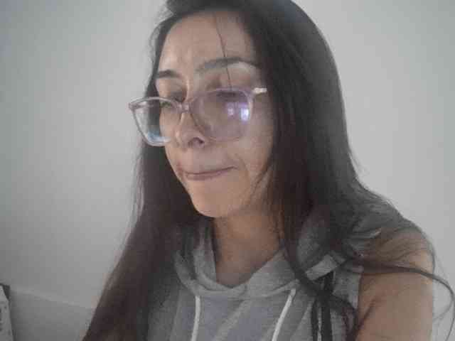 Creamymature webcam