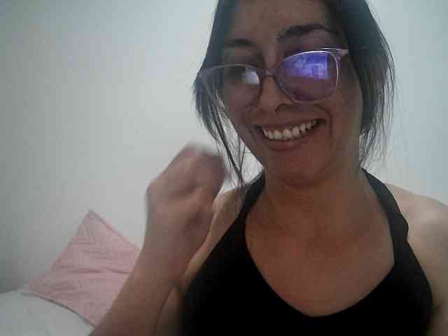 Creamymature webcam