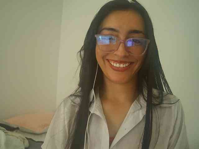 Creamymature webcam