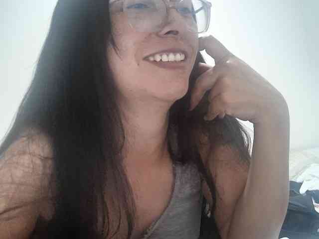 Creamymature webcam