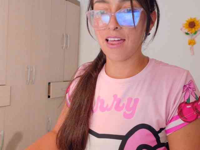 Creamymature webcam