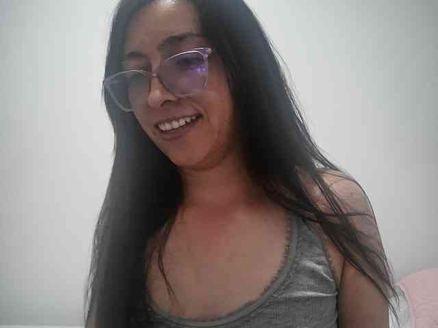 Creamymature webcam