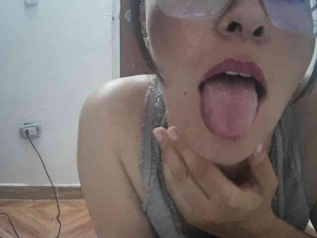 Creamymature webcam