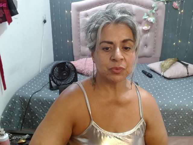 lalisha-96 live cam on BongaCams