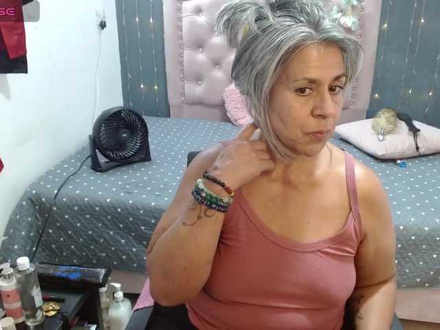 lalisha-96 live cam on BongaCams