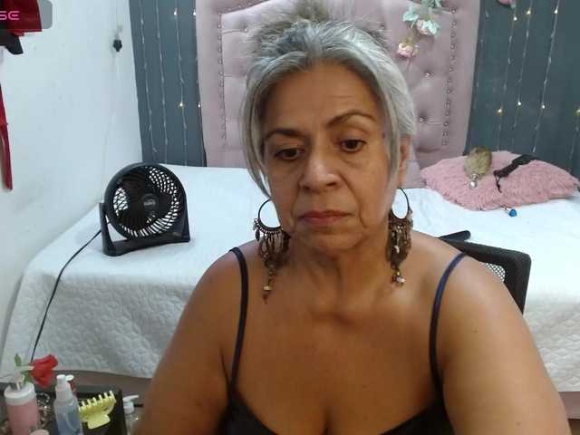 lalisha-96 live cam on BongaCams