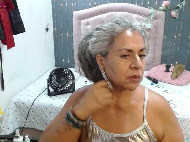 lalisha-96 live cam on BongaCams