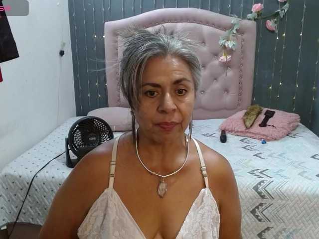 lalisha-96 live cam on BongaCams