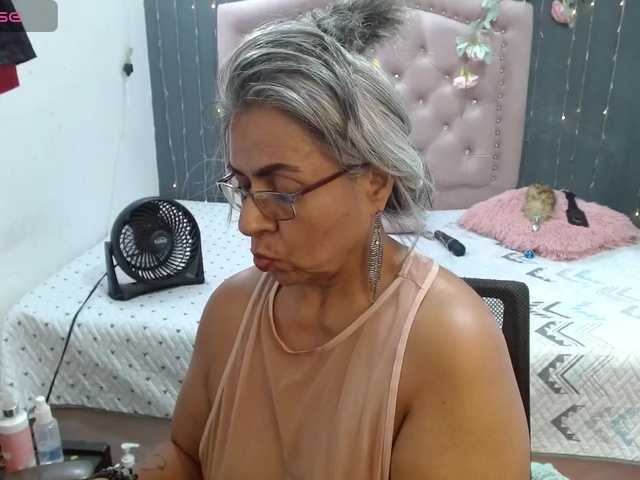 lalisha-96 live cam on BongaCams