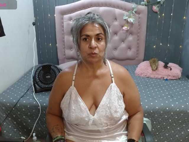 lalisha-96 live cam on BongaCams
