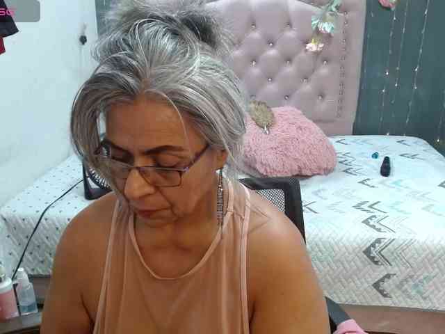 Lalisha-96's cam show statistics and live stream