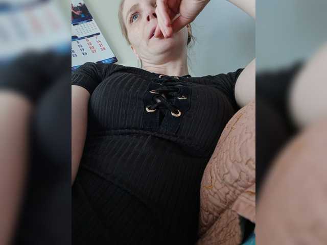 Lulu-Erotica live cam on BongaCams
