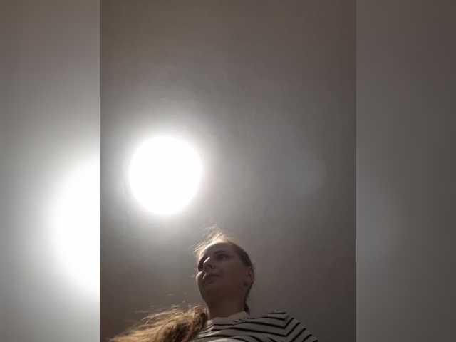 S-O-F-I-A live cam preview