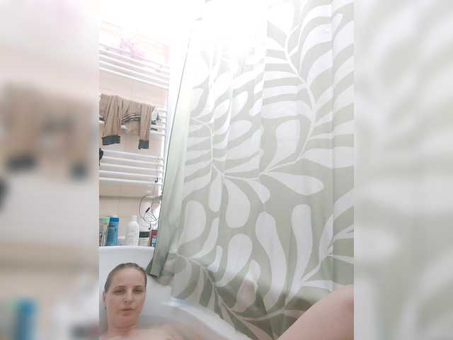 Lulu-Erotica live cam on BongaCams