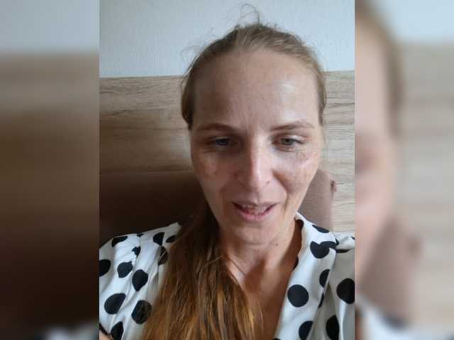 S-O-F-I-A live webcam show
