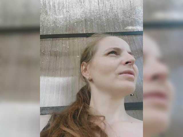 Lulu-Erotica live cam on BongaCams