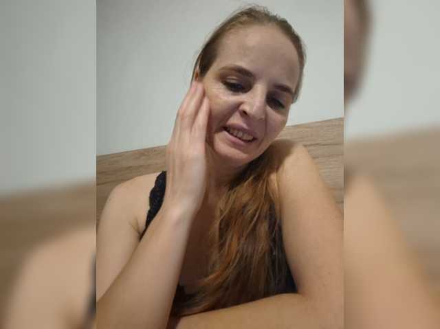 Lulu-Erotica live cam on BongaCams