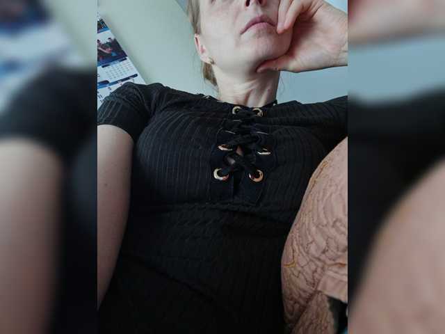 Lulu-Erotica live cam on BongaCams