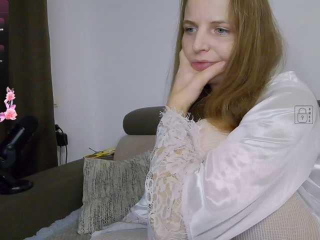 Lulu-Erotica live cam on BongaCams