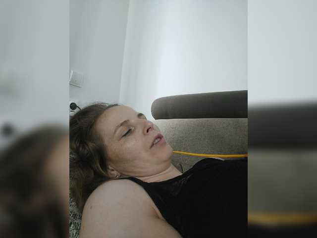 Lulu-Erotica live cam on BongaCams
