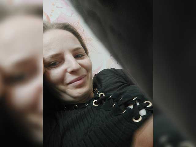 Lulu-Erotica live cam on BongaCams