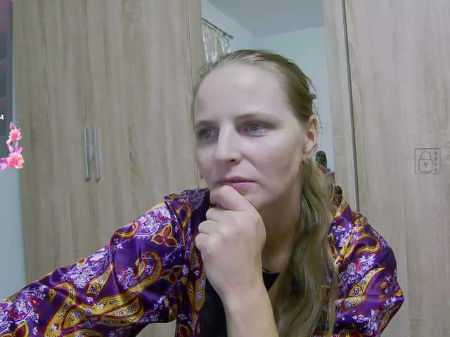 Lulu-Erotica live cam on BongaCams