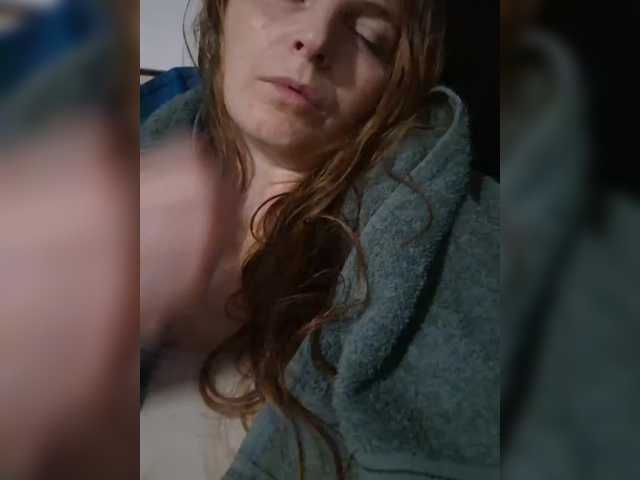 S-O-F-I-A live cam preview