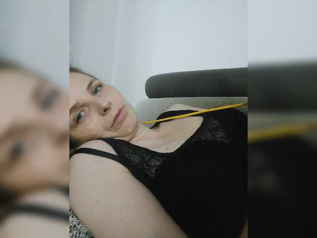 Lulu-Erotica live cam on BongaCams
