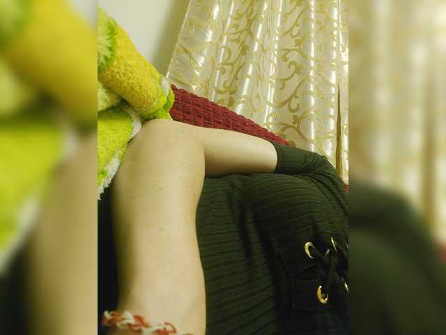 Lulu-Erotica live cam on BongaCams