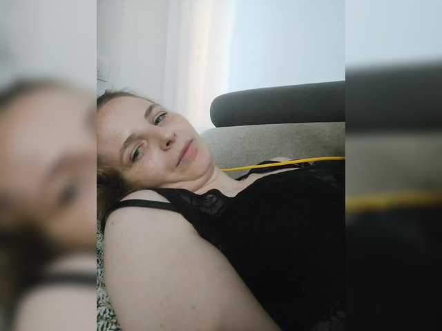 Lulu-Erotica live cam on BongaCams