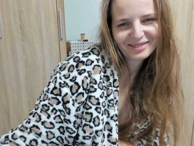 Lulu-Erotica live cam on BongaCams