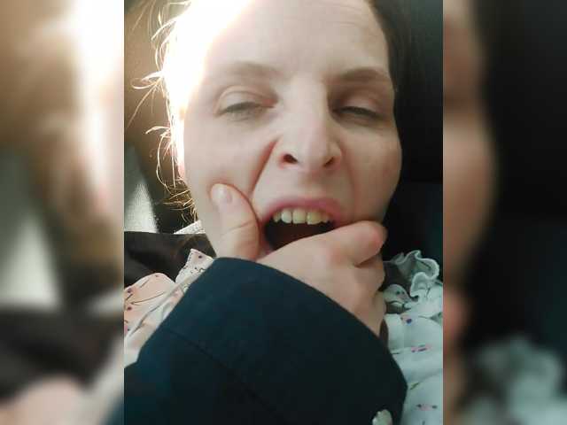 Lulu-Erotica's BongaCams show and profile