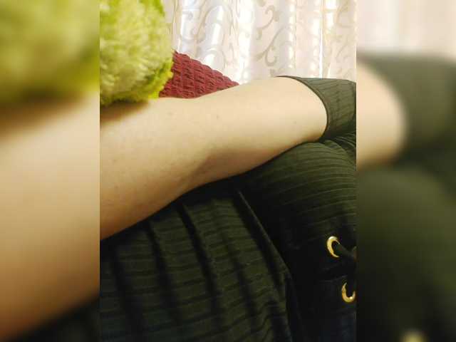 Lulu-Erotica live cam on BongaCams