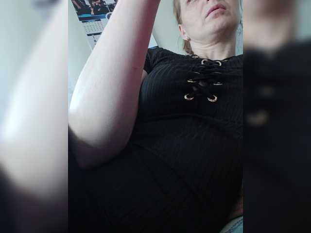 Lulu-Erotica live cam on BongaCams