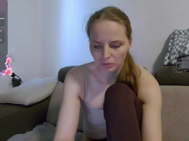 Lulu-Erotica's BongaCams show and profile