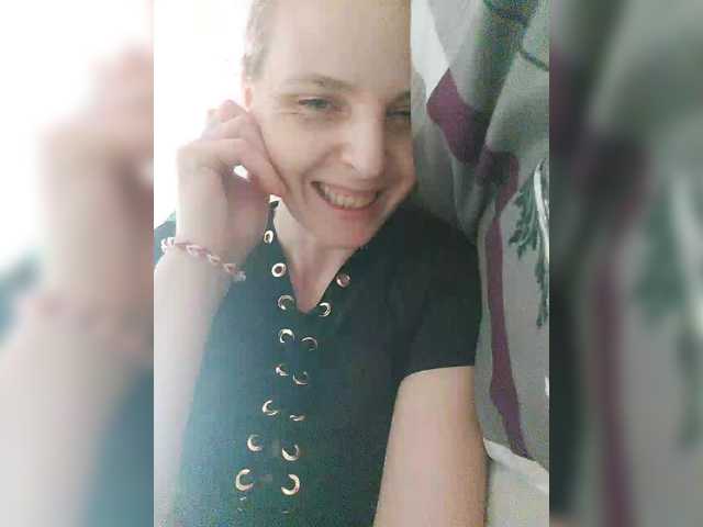Lulu-Erotica live cam on BongaCams